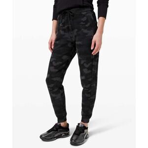 Lululemon Scuba Jogger Pants High Rise Fleece Camo Dark Gray Size 4